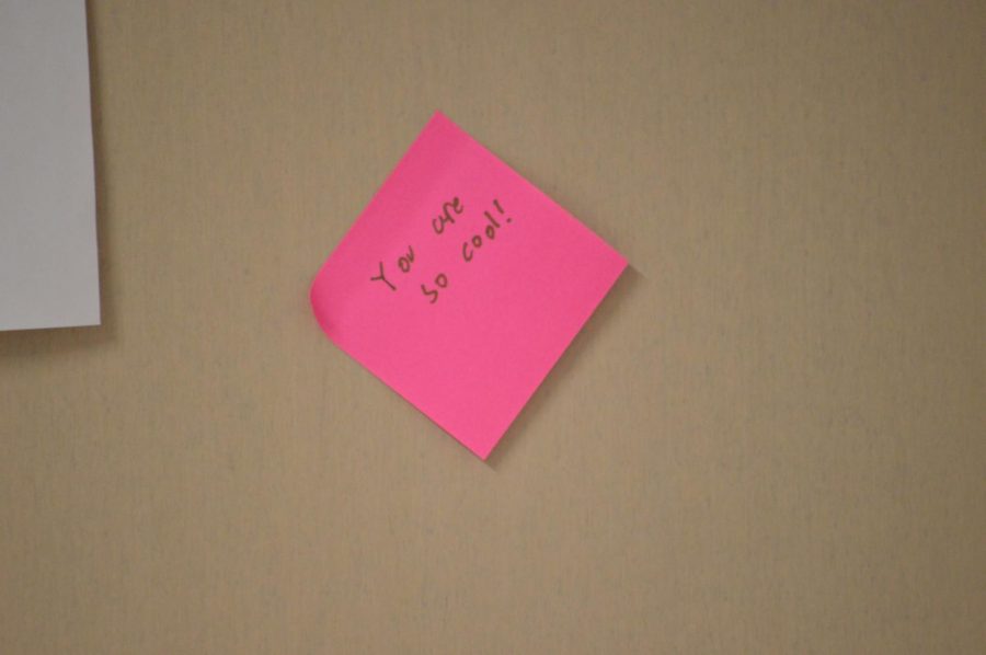 A post note with an encouraging message