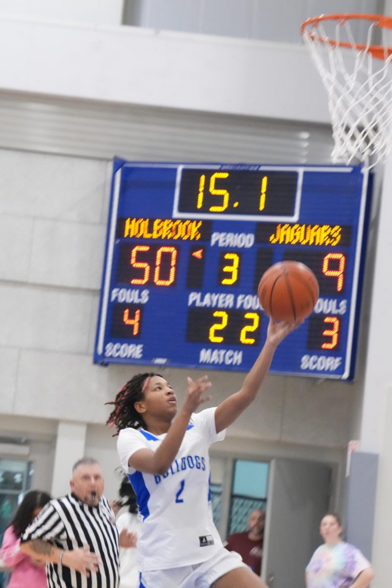 Ashya Dingle (PG) scores a layup